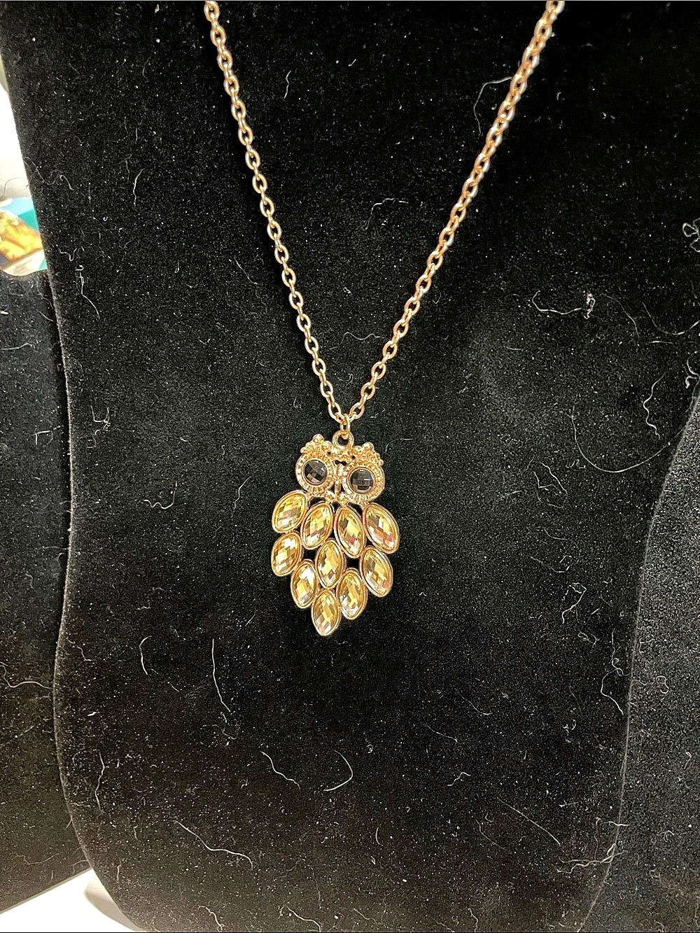 Gold-Tone Pendant Necklace M’s